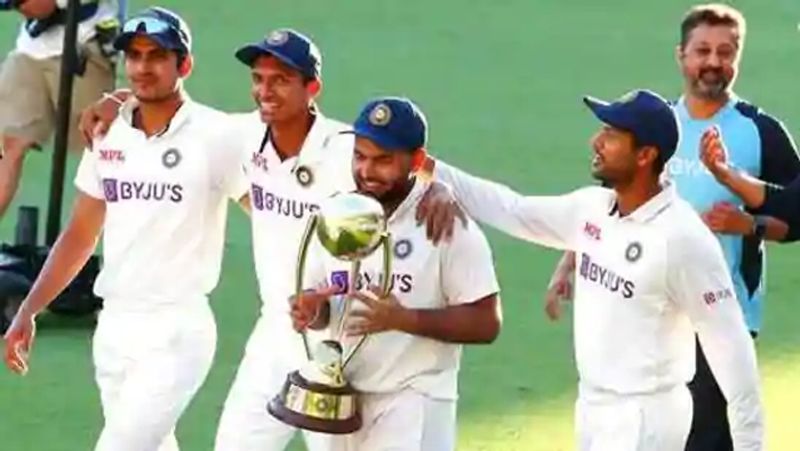 సీనియర్లు లేకుండా, కీలక ఆటగాళ్లు గాయాలతో జట్టుకు దూరమైనా ఆస్ట్రేలియాను గబ్బా టెస్టులో ఓడించి, 2-1 తేడాతో బోర్డర్ గవాస్కర్ ట్రోఫీని సొంతం చేసుకుంది టీమిండియా...
