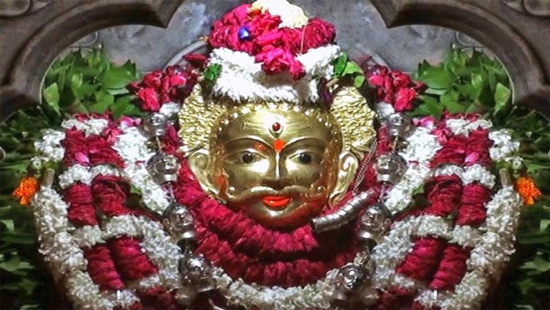 बता दें कि शिखर धवन इस समय भारतीय टीम के साथ नहीं हैं। टी20 सीरीज के बाद वह वापस इंडिया आ गए थे और इस वक्त वो वाराणासी में हैं।