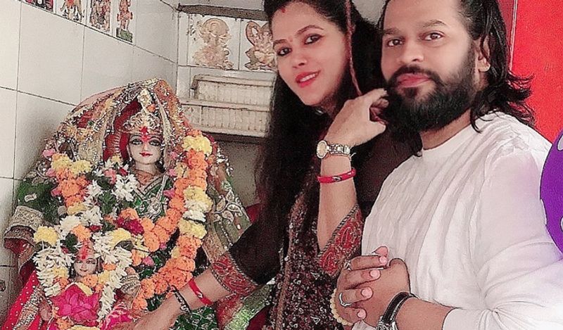 बहरहाल, अगर सीमा सिंह के नानी और मां के साथ शेयर की गई फोटो की बात की जाए तो उसमें उन्होंने ब्लैक कलर का टॉप पहना हुआ है और साथ ही एक प्यारी सी स्माइल देते हुए नजर आ रही हैं। उस तस्वीर को शेयर करने के साथ ही एक्ट्रेस ने कैप्शन लिखा, 'मां और नानी।'