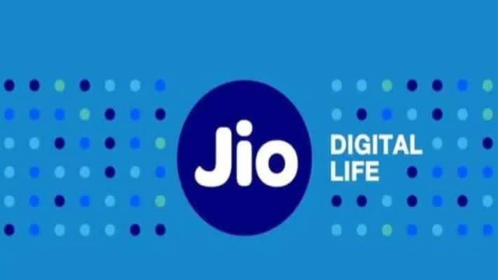 Reliance Jio rs 249 and rs 199 plan offering up to 2 gb data and unlimited calling MJA Reliance Jio rs 249 and rs 199 plan offering up to 2 gb data and unlimited calling MJA