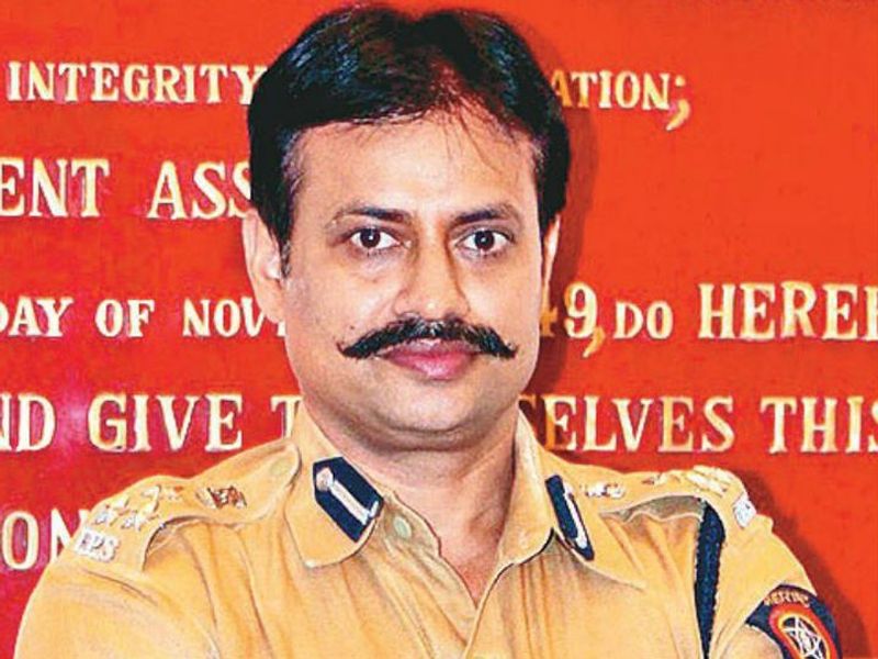 कृष्ण प्रकाश दुनिया की मुश्किल मानी जाने वाली स्पर्धाएं पूरी करने वाले पहले आईपीएस अधिकारी हैं। ये खिताब उन्होंने पिछले साल अपने नाम किया था। 52 डिग्री की गर्मी व शून्य डिग्री की ठंड, गंभीर जख्मों के बावजूद उन्होंने ‘रेस क्रॉस वेस्ट अमेरिका’ कॉम्पटिशन की रेस पूरी की थी। 