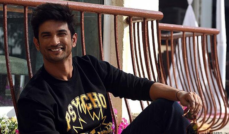 The Narcotics Control Bureau has filed a chargesheet in the drug angle probe into the Sushant Singh Rajput death case in which Sushant's former girlfriend Rhea Chakraborty, her brother Showik Chakraborty are among the accused.
The 12,000-page chargesheet was filed in the Special Narcotic Drugs and Psychotropic Substances court in Mumbai.
The chargesheet reportedly names 33 accused and includes statements of nearly 200 witnesses. 8 of the 33 accused are still in judicial custody.