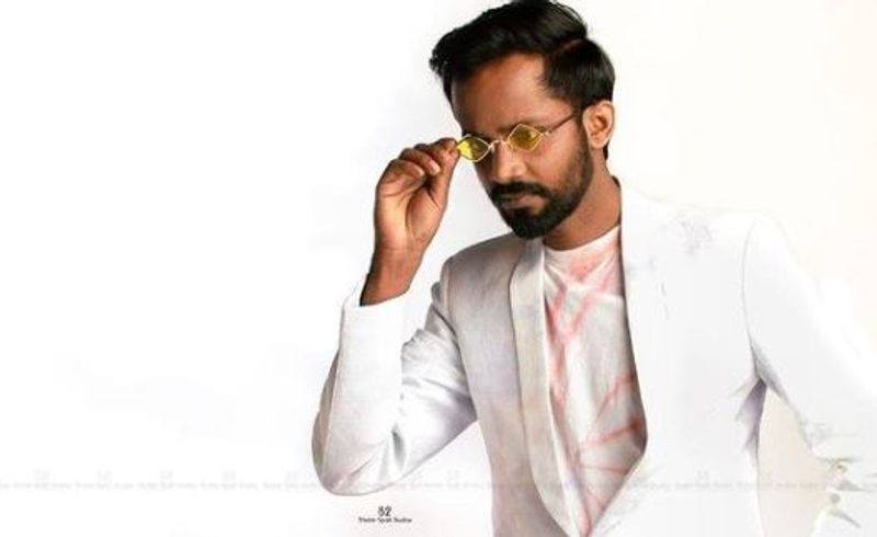 ’கைதி’ படத்தை போலவே தீனாவுக்கு இந்த படத்திலும் முக்கியத்துவமான வேடம் இருக்கும் என்று எதிர்பார்க்கப்பட்டது. 