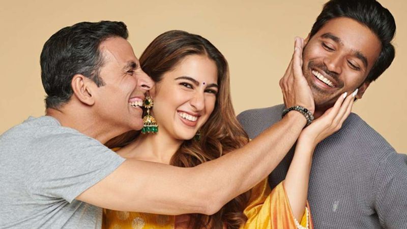 हाल में अक्षय ने सारा अली खान और धनुष के साथ अतरंगी रे की शूटिंग पूरी की है। इसके अलावा उनकी फिल्म बच्चन पांडे की शूटिंग जैसलमेर में चल रही है। साथ ही पृथ्वीराज की शूटिंग भी इसी साल शुरू होगी, जिसमें मानुषी छिल्लर और संजय दत्त उनके साथ नजर आएंगे। इनके अलावा उनकी अपकमिंग फिल्में रक्षा बंधन और रामसेतु है।