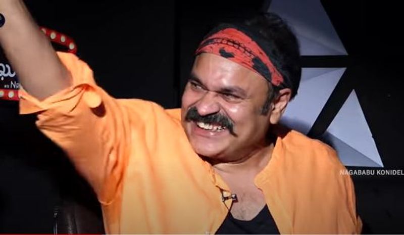 సడన్ గా నాగబాబు తన యాటిట్యూడ్ సింహంతో పోల్చుతూ... గంభీరమైన లుక్ లో ఫోటోలు ఎందుకు పెడుతున్నాడో, ఎవరికి సందేశం పంపుతున్నాడో అర్థం కావడం లేదు.