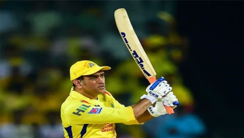 <p>২০২০ সালের ১৫ অগাস্ট আন্তর্জাতিক ক্রিকেটকে বিদায় জানিয়েছিলেন তিনি। আরব আমিরশাহিতে আয়োজিত আইপিএলে অংশ নিলেও মরসুমটা খুব একটা ভালো যায়নি সিএসকে অধিনায়কের।<br />
</p>