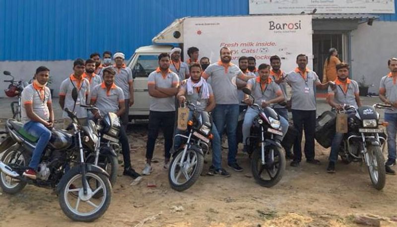 आज दुर्लभ के स्टार्टअप के साथ 15 से ज्यादा किसान जुड़े हुए हैं। साथ ही 55 लोगों को रोजगार मिला हुआ है। इन्होंने एक वाट्सऐप ग्रुप का ऐप लॉन्च किया है। ये 1800 से ज्यादा घरों में दूध और अन्य प्रोडक्ट्स सप्लाई करते हैं। वहीं, कुल मिलाकर 7000 ग्राहक जुड़े हुए हैं।