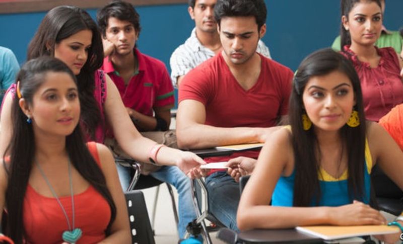 ये स्कॉलरशिप ऐसे देशों के ऐसे छात्र-छात्राओं को दी जाती है जो यूके में मास्टर कोर्स या पीएचडी करना चाहते हैं। कॉमनवेल्थ स्कॉलरशिप कमीशन (सीएससी) द्वारा यह स्कॉलरशिप कॉमनवेल्थ देश के स्टूडेंट्स को दी जाती है। बता दें कि ये स्कॉलरशिप ऐसे छात्रों को दी जाती हैं, जो यूके स्थित यूनिवर्सिटीज से मास्टर्स और पीएचडी (PHd) करना चाहते हैं।