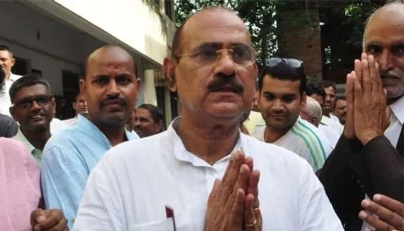 विजिलेंस ने विधायक विजय मिश्रा और एमएलसी रामलली मिश्रा के खिलाफ लोक सेवक के पद पर रहते हुए अवैध रूप से नामी, बेनामी चल व अचल संपत्ति अर्जित करने की खुली जांच की थी। जिसमें पाया गया कि दोनों ने 2002 से 2017 के बीच अकूत संपत्ति इकट्ठा की। 
