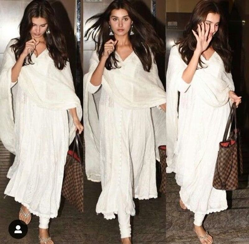 Tara Sutaria: Stunner in ethnic
Pick your best ethnic kurta team it up with palazzo pants and a dupatta and complete your look with minimal makeup and jhumkas, like SOTY 2 actress Tara Sutaria.