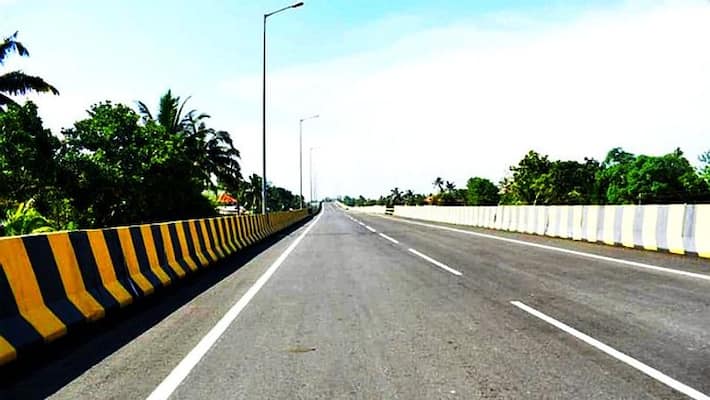 Accidents are common on Alappuzha bypass Two injured in tanker lorry car collision Accidents are common on Alappuzha bypass Two injured in tanker lorry car collision