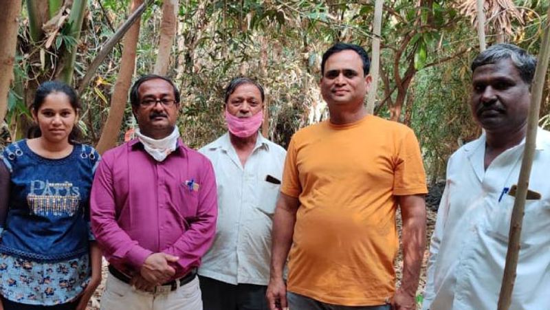 राजशेखर बताते हैं कि बांस की फसल 2-3 साल में मिलने लगती है। एक बार लगाया पौधा 7 साल तक पेड़ देता है। एक बांस के पेड़ से 10 से 200 तक बांस मिलते हैं। एक बांस की कीमत 20 से लेकर 100 रुपए तक हो सकती है। अगर आप राजशेखर से कुछ सीखना चाहते हैं, तो उनके मोबाइल नंबर 9860209283 पर संपर्क कर सकते हैं!