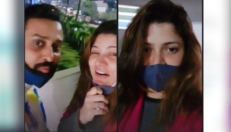 কারও কথা কানে নিচ্ছেন না। কেবল নিজের কেরিয়ারে ফকাস করে খুশির মেজাজে রয়েছেন।