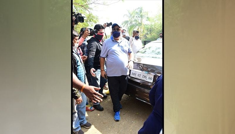 David Dhawan was also seen looking smart in casuals as the family reached the wedding venue by car.