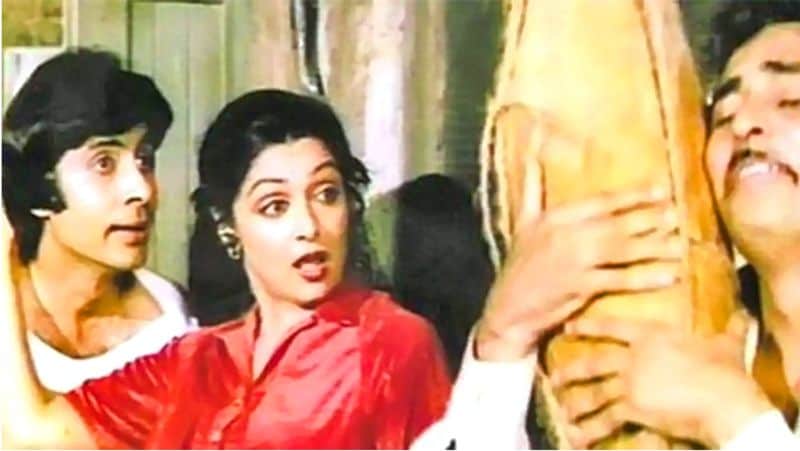 बता दें कि शूटिंग के बाद और रिलीज से ठीक दो महीने पहले हेमा मालिनी मां बन गई थीं। हेमा ने 2 नवंबर, 1981 को अपनी पहली बेटी ईशा देओल को जन्म दिया था। इसके दो महीने बाद यानी 22 जनवरी, 1982 को फिल्म रिलीज हुई थी। 