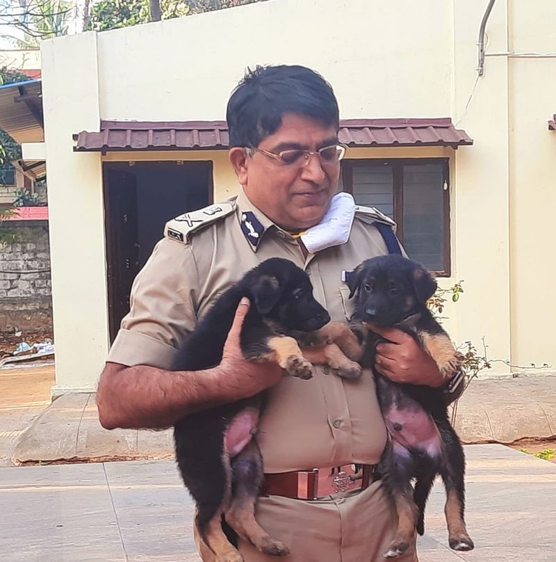 ತಮ್ಮದೇ ಆದ ರೀತಿಯಲ್ಲಿ ರಾಷ್ಟ್ರವನ್ನು ರಕ್ಷಿಸುವ ಕರ್ತವ್ಯವನ್ನು ಇವರೂ ನಿರ್ವಹಿಸಲಿದ್ದಾರೆ ಎಂದು ಬರೆದಿದ್ದಾರೆ.
