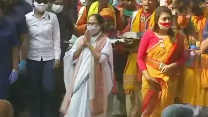 Netaji subhash chandra bose jayanti Mamta Banerjee Road Show Amit Shah updates Read Details KPY Netaji subhash chandra bose jayanti Mamta Banerjee Road Show Amit Shah updates Read Details KPY