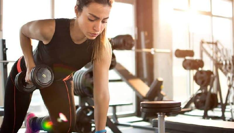 three reasons of why experts suggests women to do strength training