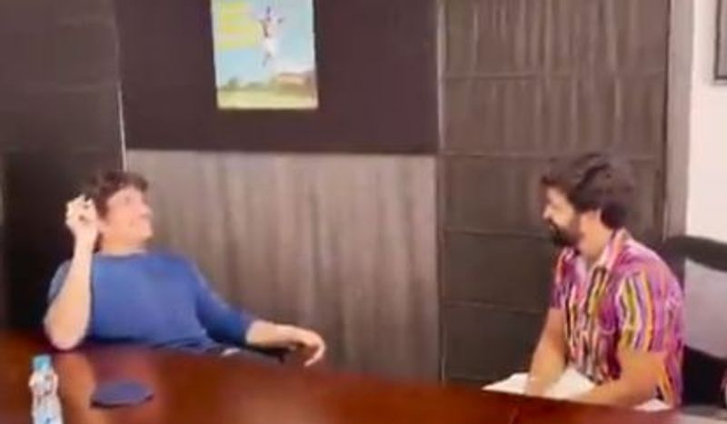 అంతేకాదు ఓ వీడియోని నాగ్కి చూపించి అభినందనలు పొందాడు. ప్రస్తుతం సోహైల్ ఓ సినిమాలో హీరోగా నటిస్తున్నారు. అప్పిరెడ్డి దీనికి నిర్మాత. నూతన దర్శకుడు శ్రీనివాస్ దర్శకత్వం వహిస్తున్న విషయం తెలిసిందే.
