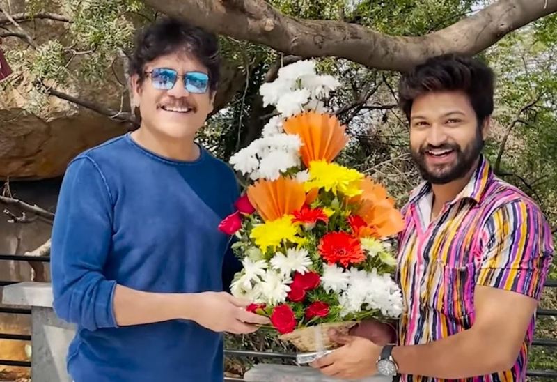 ఇదిలా ఉంటే రెండు రోజుల క్రితం సోహైల్.. కింగ్ నాగార్జునని కలిశారు. ఆయనకి కూడా ప్రత్యేకంగా కృతజ్ఞతలు తెలిపారు. బిగ్బాస్ హౌజ్లో ఉన్నప్పుడు సోహైల్ని నాగ్ చాలా ప్రత్యేకంగా ట్రీట్ చేశారు. సమయం వచ్చినప్పుడల్లా హైలైట్ చేశాడు. ఇవన్నీంటికి థ్యాంక్స్ చెప్పాడు సోహైల్.