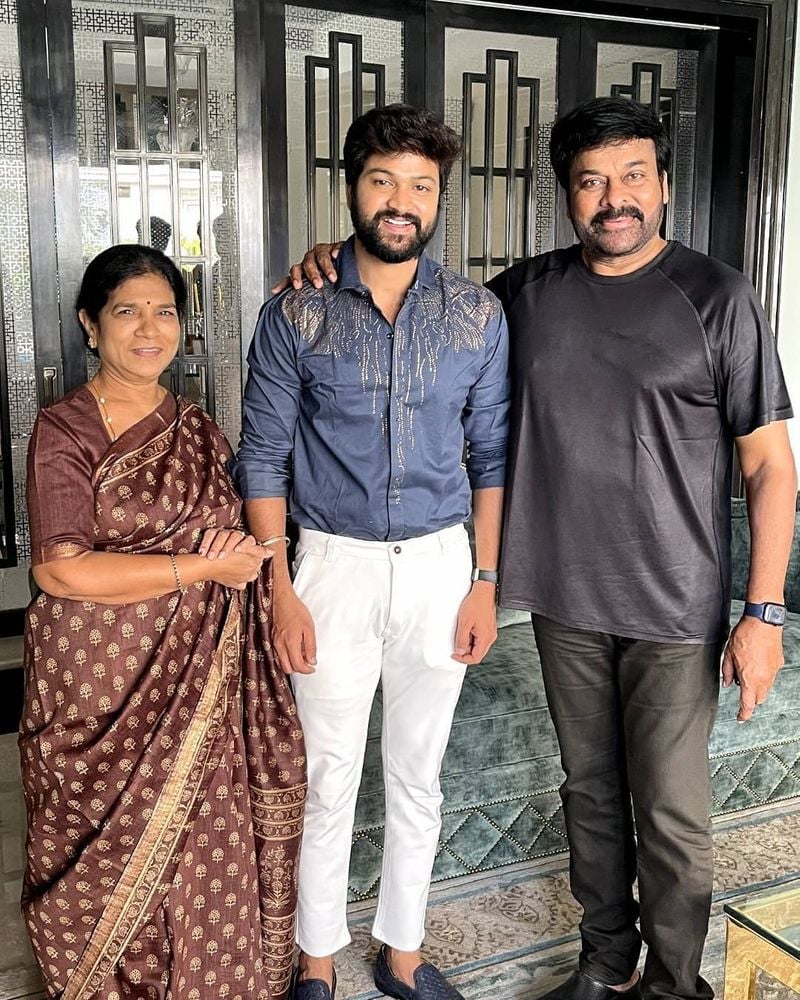 బిగ్బాస్ నాల్గో సీజన్లో తనదైన ఆటతో ఆకట్టుకున్నాడు సోహైల్. కథ వేరే ఉంటది, చికెన్ చికెన్.. మటన్ మటన్.. సింగరేణి ముద్దుబిడ్డ అంటూ తనే కాదు తన ఏరియాని పాపులర్ చేసుకున్నారు సోహైల్. తాజాగా ఆయన చిరంజీవిని కలిసి సర్ప్రైజ్ చేశారు.