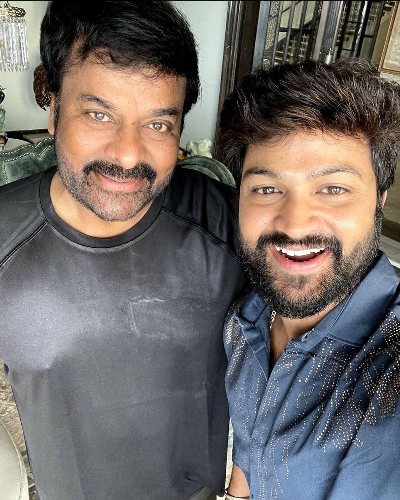 అందుకు కృతజ్ఞతలు తెలిపేందుకు వెళ్లాడు సోహైల్. తాజాగా చిరంజీవి ఇంటికి వెళ్లి వారి కుటుంబాన్ని కలుసుకున్నాడు. పూలబోకేని అందించాడు. ఈ సందర్భంగా బిర్యానీ వండిపెట్టిన సురేఖకి థ్యాంక్స్ చెప్పాడు సోహైల్.