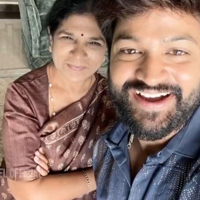 మరోవైపు చిరంజీవికి థ్యాంక్స్ చెప్పాడు. ఆయన ప్రజెన్స్, తనని ఫైనల్ సపోర్ట్ చేసిన తీరు, పైగా తమ కోసం పది లక్షల విరాళం ప్రకటించడం వంటి వాటిని దృష్టిలో పెట్టుకుని చిరంజీవికి పర్సనల్గా కలిసి థ్యాంక్స్ చెప్పాడు సోహైల్.