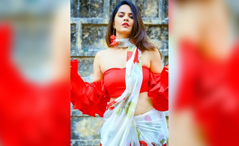 అనసూయ ఈటీవీలో ప్రసారమయ్యే `జబర్దస్త్` లో యాంకర్గా చేస్తుంది. తన కెరీర్కి ఈ షోనే కారణమని, తనకిది లైఫ్ ఇచ్చిందని పదే పదే చెబుతుంది అనసూయ.