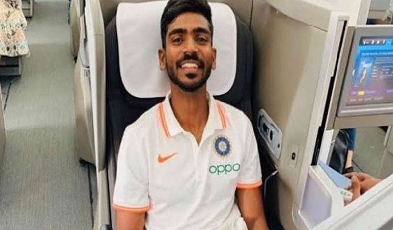 ఐపీఎల్ 2021 వేలంలో శ్రీకర్ భరత్ను రాయల్ ఛాలెంజర్స్ బెంగళూరు బేస్ ప్రైజ్ రూ.20 లక్షలకు కొనుగోలు చేసింది. అయితే సీజన్లో భరత్కి ఇప్పటిదాకా తుదిజట్టులో ఆడే అవకాశం మాత్రం రాలేదు...
