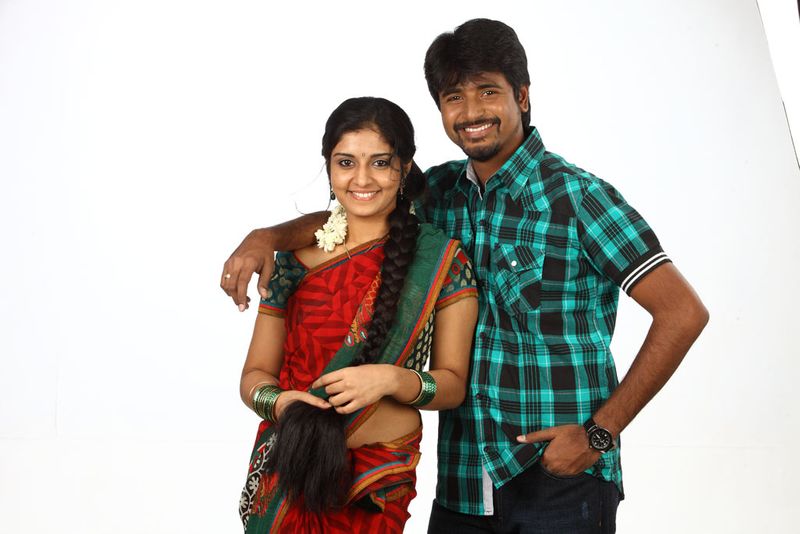 நடிகர் சிவகார்த்திகேயன் நடித்த மனம் கொத்திப் பறவை படத்தில் அவருடன் நடித்தவர் ஆத்மியா. அதன் பின்னர் “போங்கடி நீங்களும் உங்க காதலும்”, தற்போது சமுத்திரகனியுடன் வெள்ளை யானை ஆகிய படங்களில் நடித்துள்ளார். 
