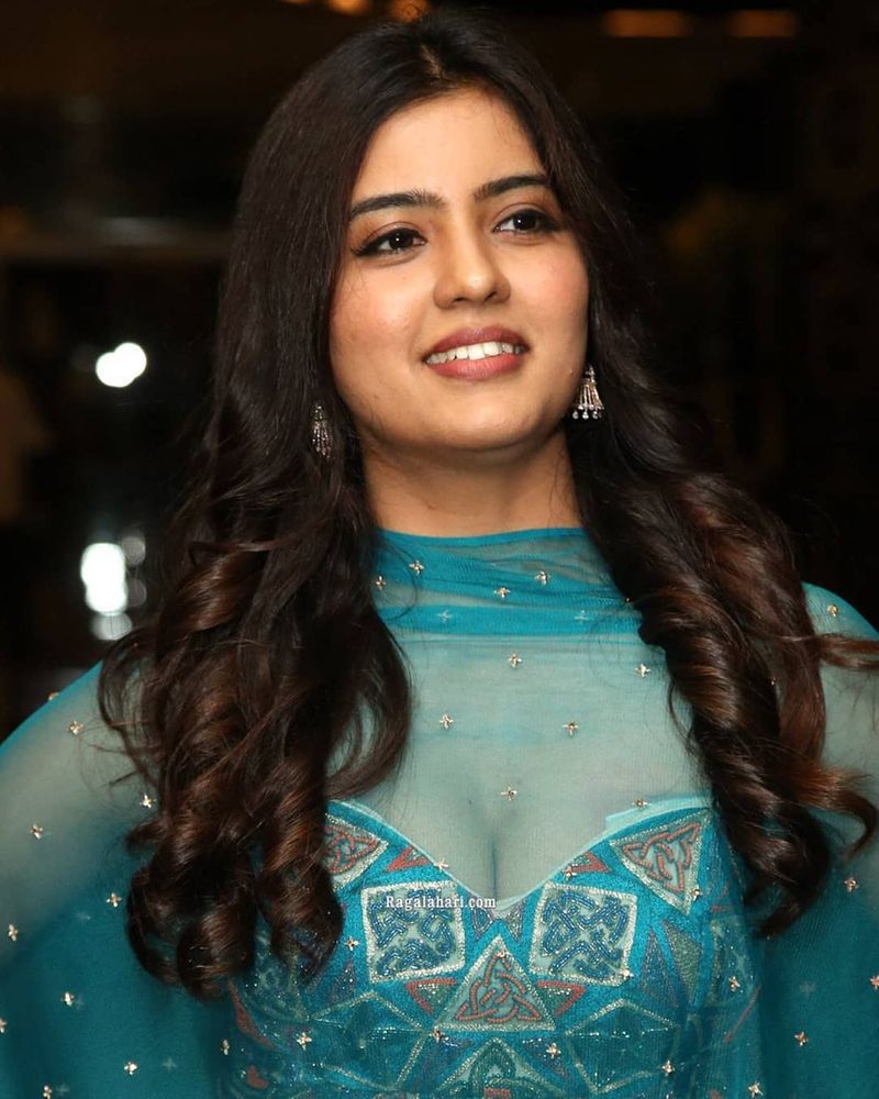 బ్లూ కలర్ డ్రెస్, చున్నీలో తమ సినిమా ఈవెంట్కి హాజరై అలరించింది అమృతా. తాజాగా ఈ సందర్భంగా దిగిన ఫోటోలు సోషల్ మీడియాలో వైరల్ అవుతున్నాయి.