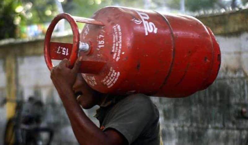 Injustice .. Cooking gas cylinder price increase of 25 rupees. Sale for 875 rupees 50 coins.