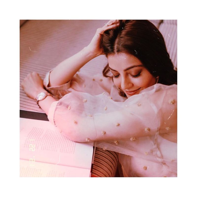 పెళ్లై పట్టుమని మూడు నెలలు కూడా కాలేదు. అప్పుడే ఇంత విరహం ఎందుకో అంటూ అభిమానులు ప్రశ్నిస్తున్నారు.