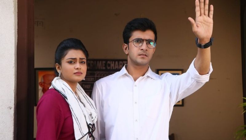 পাণ্ডব গোয়েন্দাঃ অবৈধ কাজ করার জন্য পাণ্ডব গোয়েন্দাকে জোর করে এমএম ফোর্স। তবে সেই পরিস্থিতি থেকে বুদ্ধির জোরে বেরিয়ে আসে তারা। পরিস্থিতি থেকে বেরলেও পুলিশের সন্দেহের চোখে পড়ে যায় তারা। রাত ১০:৩০-এ চোখ রাখুন জি বাংলায়।