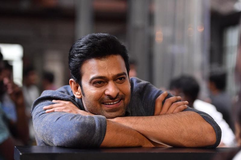 మరోవైపు ఇప్పటికే `కేజీఎఫ్` ఫేమ్ ప్రశాంత్ నీల్ దర్శకత్వంలో `సలార్` చిత్రానికి గ్రీన్ సిగ్నల్ ఇవ్వడమే కాదు, సినిమాని కూడా ప్రారంభించారు. త్వరలోనే దీన్ని సెట్స్ పైకి తీసుకెళ్లనున్నారు. ఈ రెండు సినిమాలు పూర్తవడానికి ఈ ఏడాది పడుతుంది.