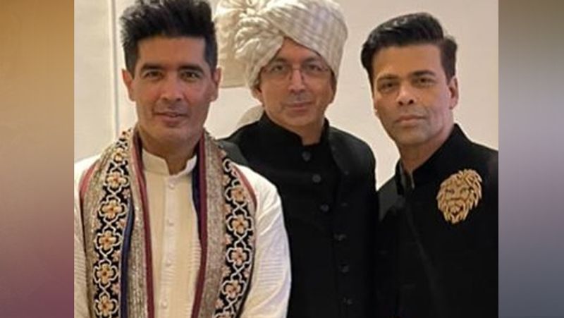 वरुण-नताशा की शादी में फैशन डिजाइनर मनीष मल्होत्रा, डायरेक्टर कुणाल कोहली और करन जौहर विशेष रूप से मौजूद थे। मनीष ने तो वरुण की शादी की शेरवानी तक डिजाइन की थी। 