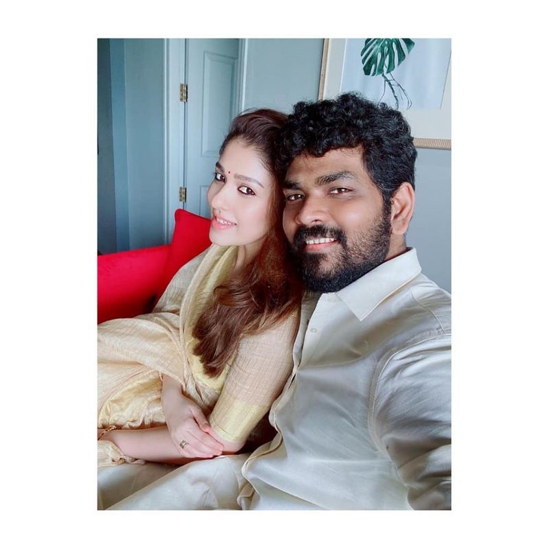 తనకంటే ఏజ్తో చిన్నవాడైన విగ్నేష్తో నయనతార ప్రేమ పాఠాలు చెప్పుకోవడం అందరిని ఆశ్చర్యానికి గురి చేసింది.