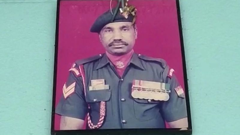 यह तस्वीर कासिम अली की है। वे बताते हैं कि इस गांव के कई युवाओं ने पाकिस्तान-चीन से हुए युद्ध में हिस्सा लिया। कारगिल के अलावा श्रीलंका में भारतीय शांति रक्षा बल(IPKF) में भी भाग लिया।