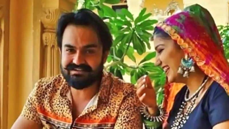 सपना की मां के मुताबिक, 'शादी के बाद कोई प्रोग्राम इसलिए नहीं किया गया क्योंकि वीर के फूफाजी का निधन हो गया था। यही वजह थी कि सपना की शादी की बात सामने नहीं आ सकी। 