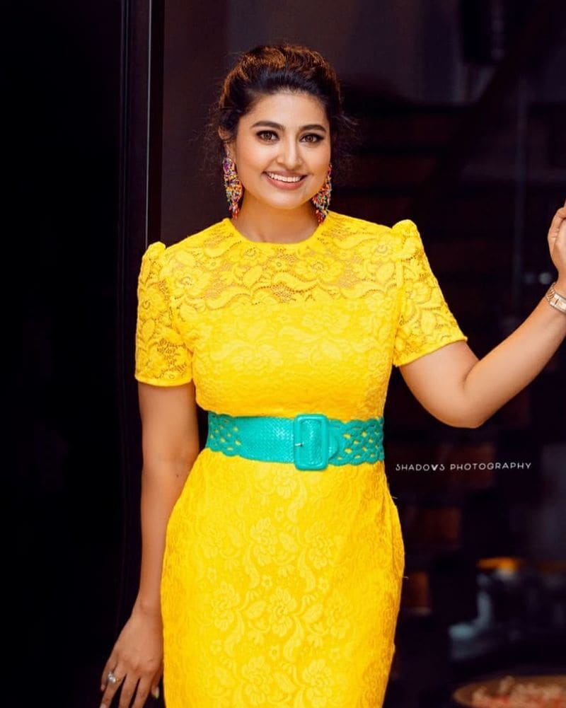 குழந்தைக்கு ஒரு வயதே ஆவதால், தற்போது திரைப்படங்களை நடிக்காமல் இருக்கும் சினேகா, பல்வேறு விளம்பரங்களில் கணவருடனும், தனியாகவும் நடித்து வருகிறார்.