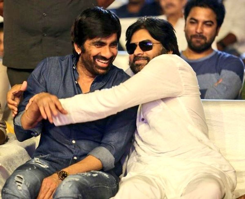 తన ఫ్రెండ్ పవన్ కళ్యాణ్తో అరుదైన సన్నివేశం.