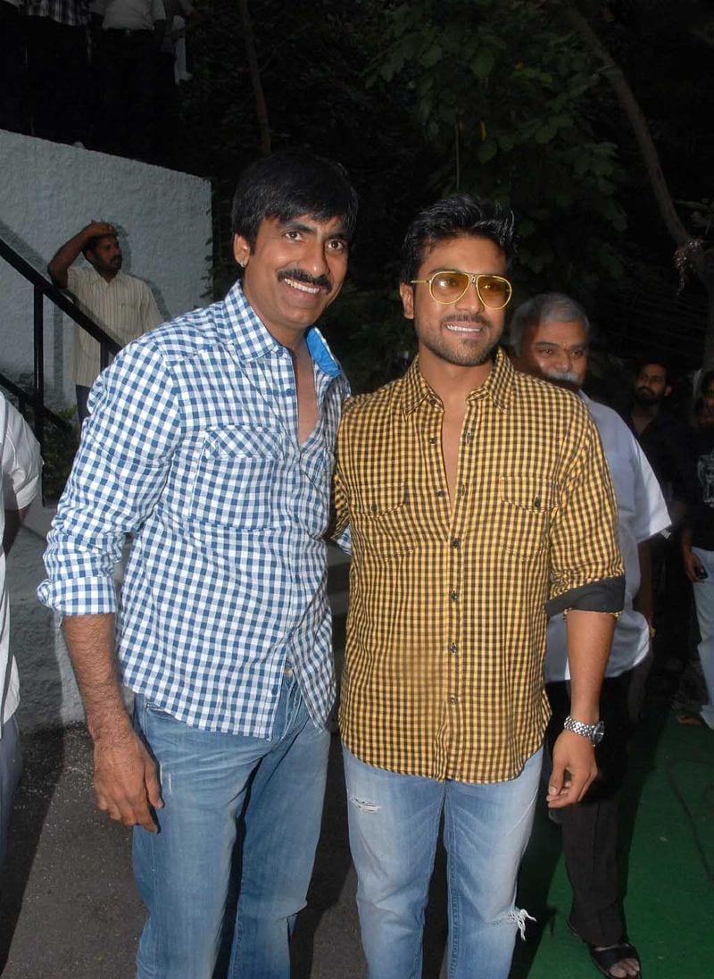 మెగా పవర్ స్టార్ రామ్చరణ్తో రవితేజ.