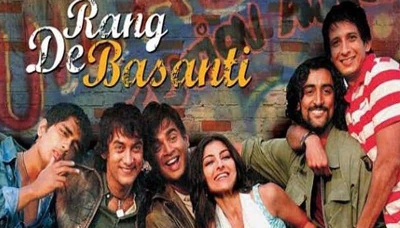 Rang De Basanti
The classic thrilling song that makes every Indian tap their feet and dance all the way out with a feeling of patriotism. The title song of the same film is filled with life and tapping beats.
