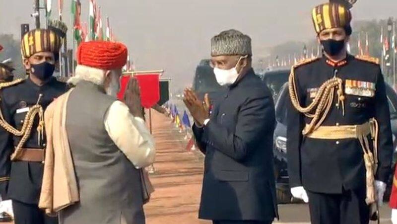 Modis turban bearing the history of the empire .. Father's homage to humanity on Republic Day.