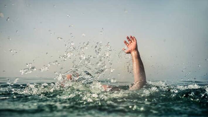 teacher dies after saving the drowning student in odisha teacher dies after saving the drowning student in odisha