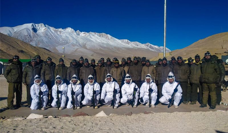 तिब्बती में सो का अर्थ झील होता है। पैंगोंग सो लद्दाख में 14 हजार फीट की ऊंचाई पर स्थित एक लंबी, संकरी और गहरी झील है। 1962 में चीन ने इसी इलाके में भारत पर मुख्य हमला बोला था।