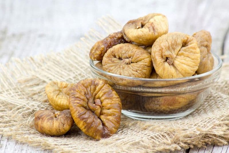 Dried Figs: These lovely sweet treats pack a whole lot of calcium along with a dose of powerful antioxidants. One and a half cup of dried figs will contain about 320 mg of calcium. But remember, figs are high in calories too. You can add a handful to your breakfast bowl or sneak them in an energy bar or a trail mix.