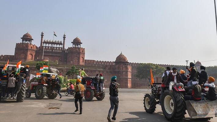 Farmers who climbed on the Red Fort .. Internet service cut off to prevent the spread of rumors .. Operation begins.? Farmers who climbed on the Red Fort .. Internet service cut off to prevent the spread of rumors .. Operation begins.?
