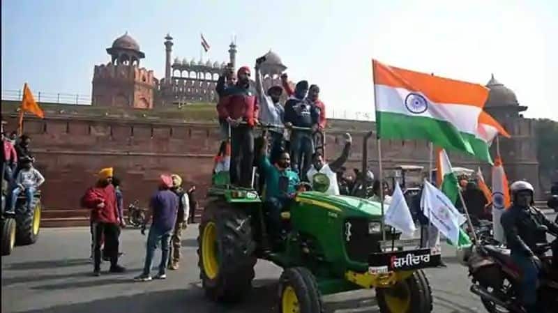 Farmers who climbed on the Red Fort .. Internet service cut off to prevent the spread of rumors .. Operation begins.?