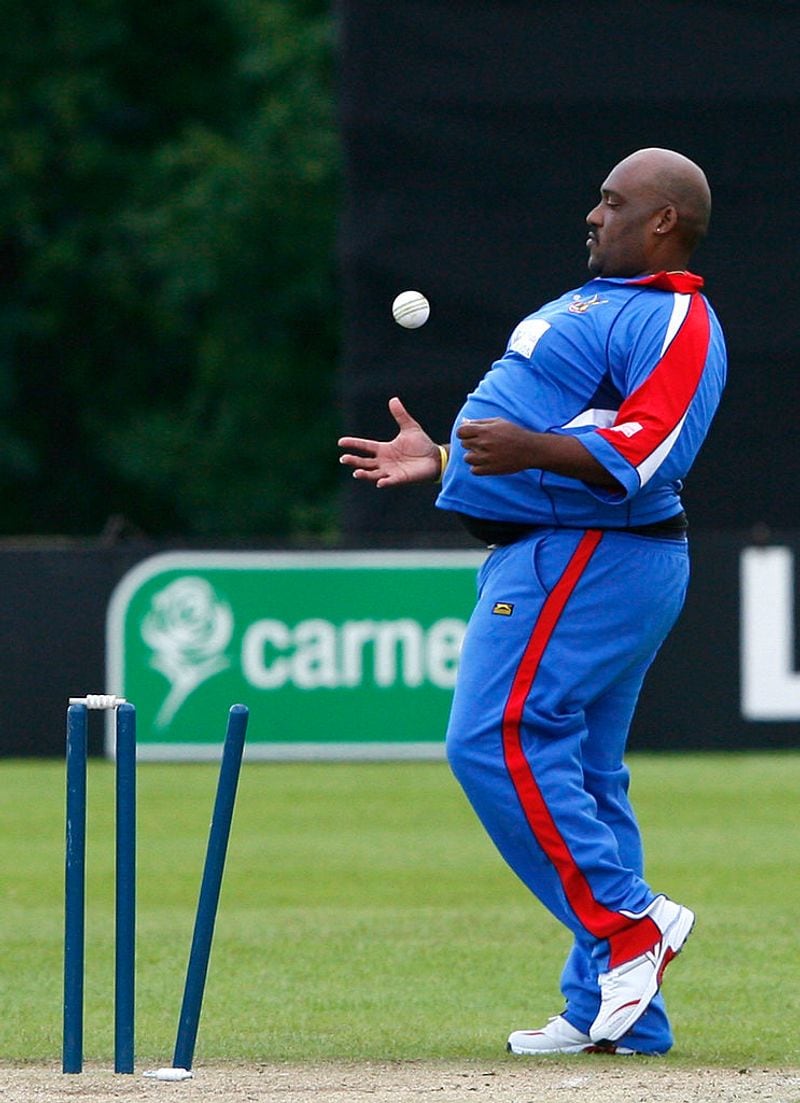 Dwayne Leverock: In case one remembers, Bermuda played the 2007 ICC World Cup, while it had Dwayne Leverock, who weighed almost 130kgs. Nonetheless, since he was a jailor by profession, it's understandable. His famous one-handed catch to get rid of Robin Uthappa during the CWC is still cherished by fans all across.